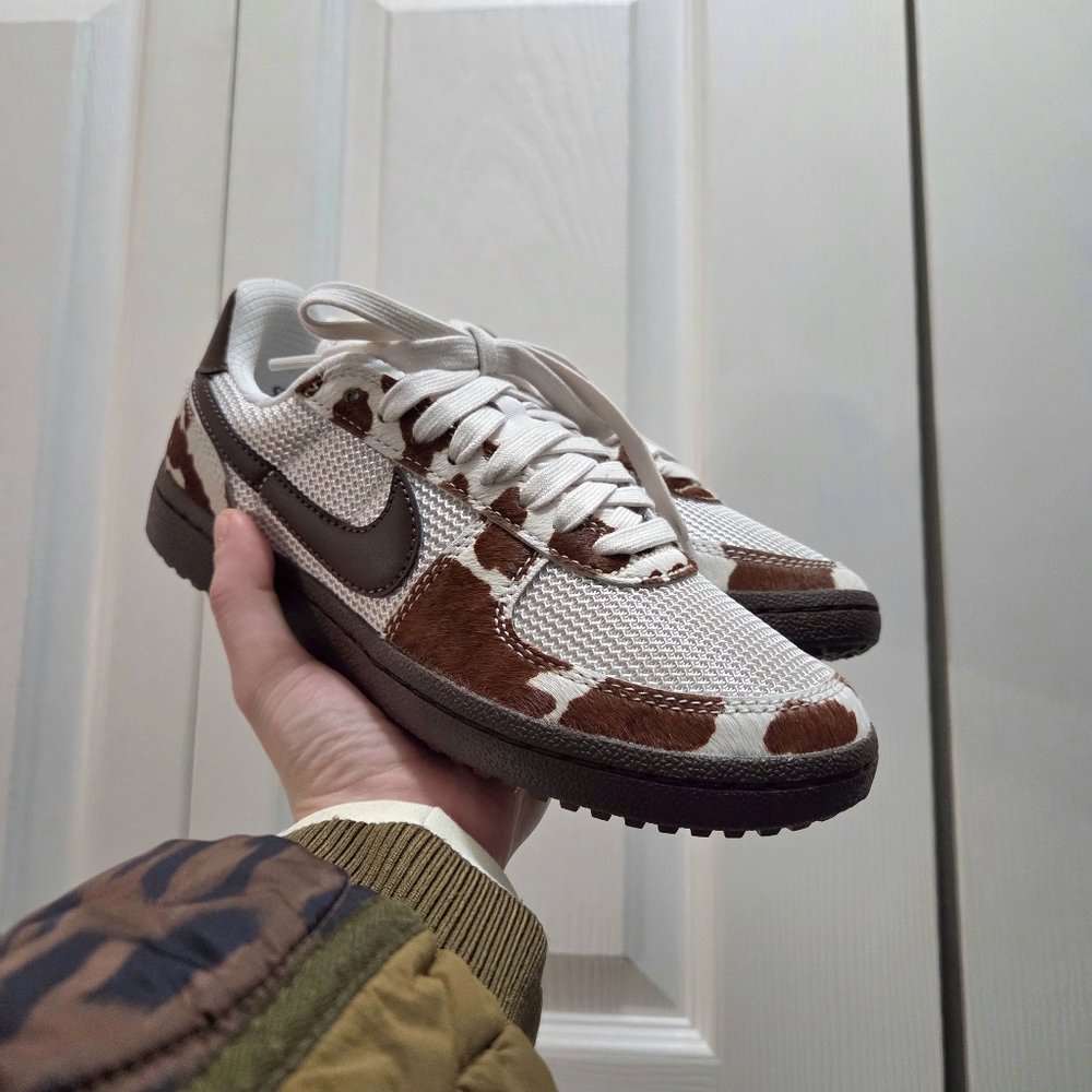 NWOT NIKE WMNS FIELD GENERAL 82